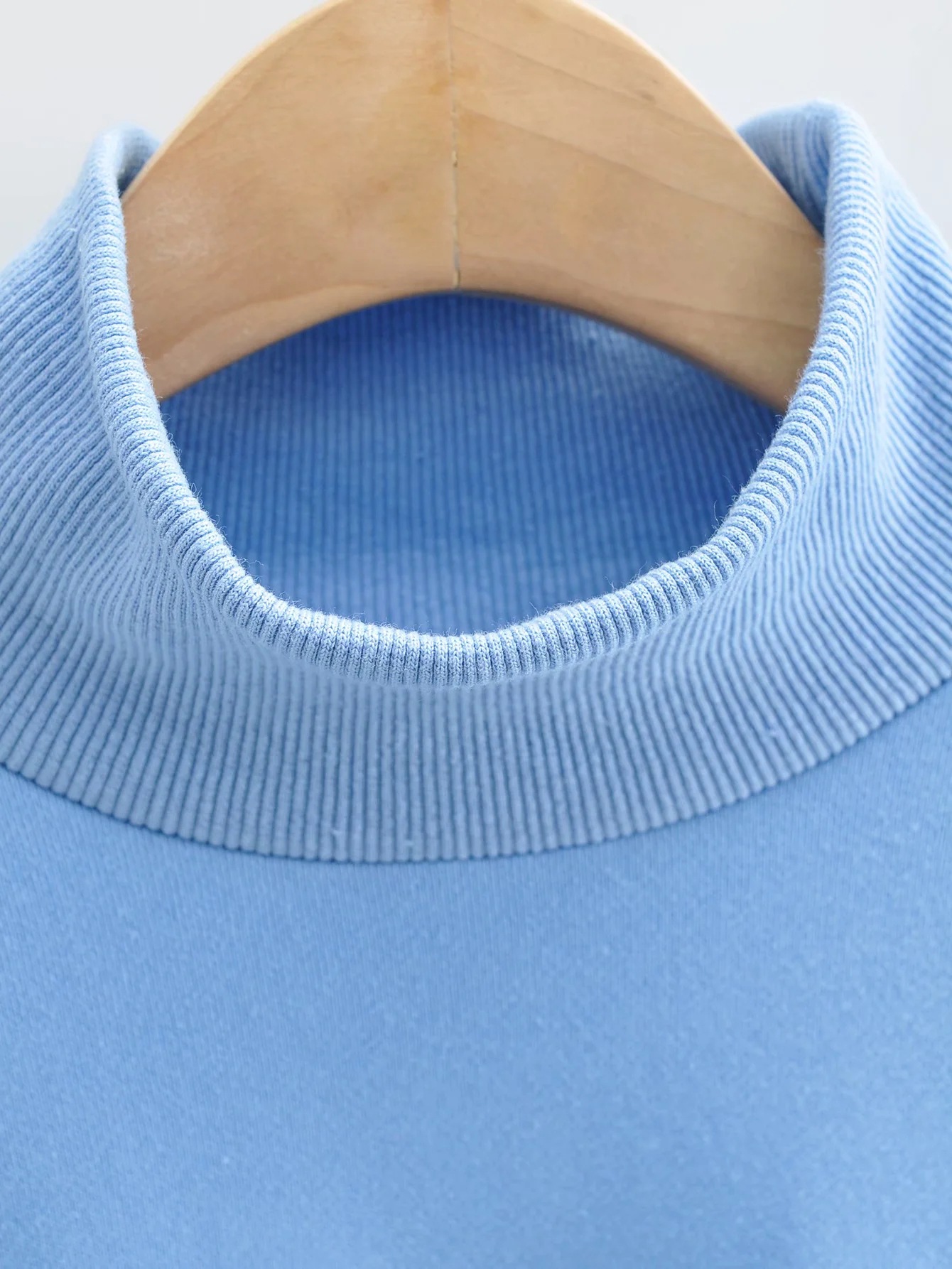 Title 10, Fashionable and versatile high collar sweater