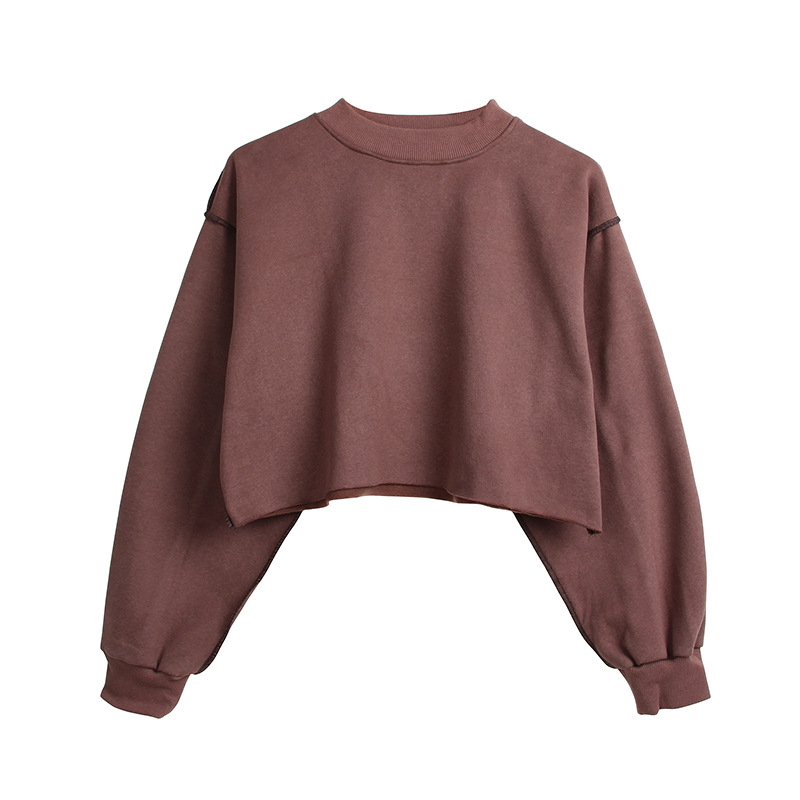 Title 25, Short navel sweater