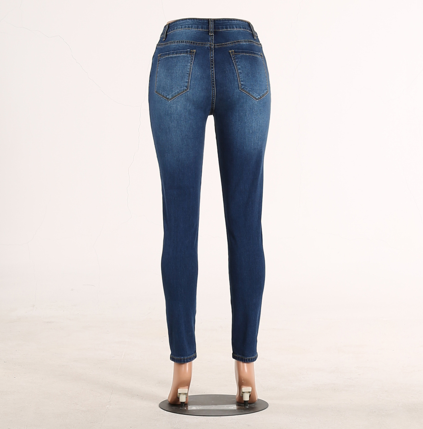 Title 10, Jeans slim fashion Europa e Stati Uniti, tinta ...