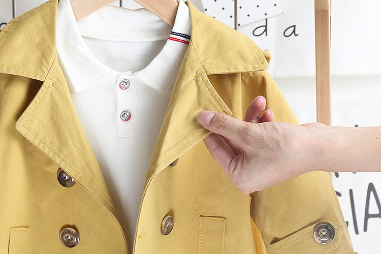 Title 14, Trench coat de primavera para mulheres. Leveza ...