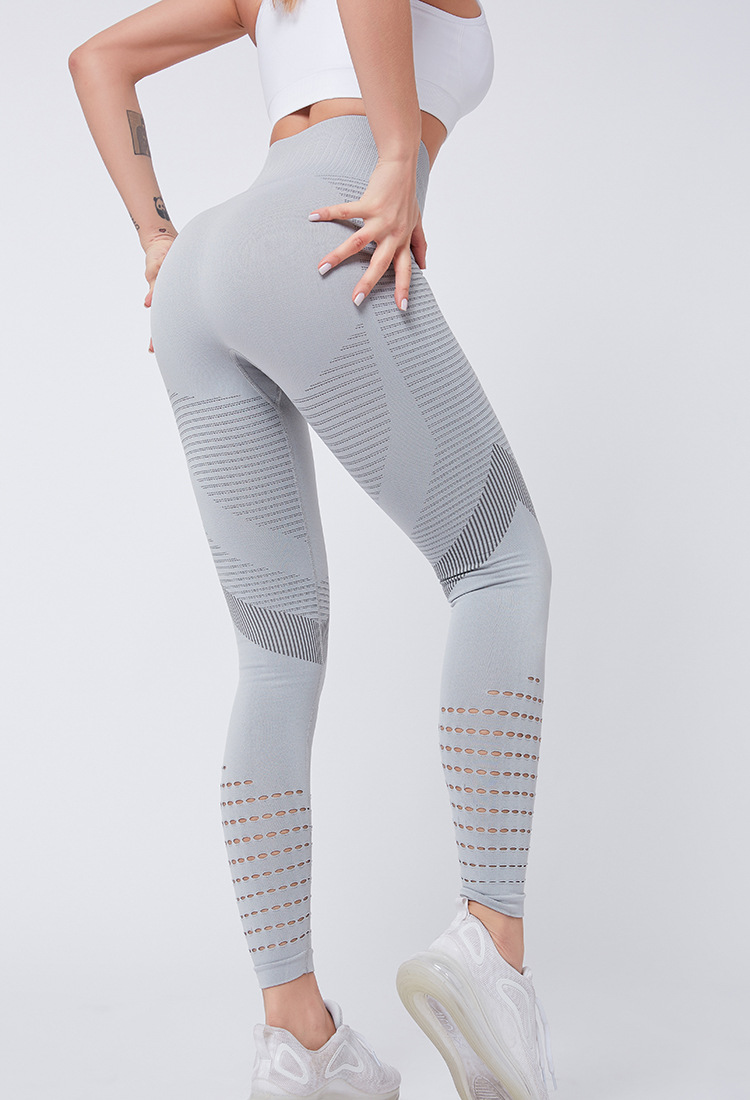 Title 17, Pantalon de yoga femme avec découpes. Confort e...