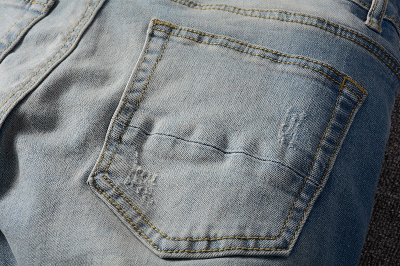 Title 8, Jeans ajustados de corte slim con parche de pat...