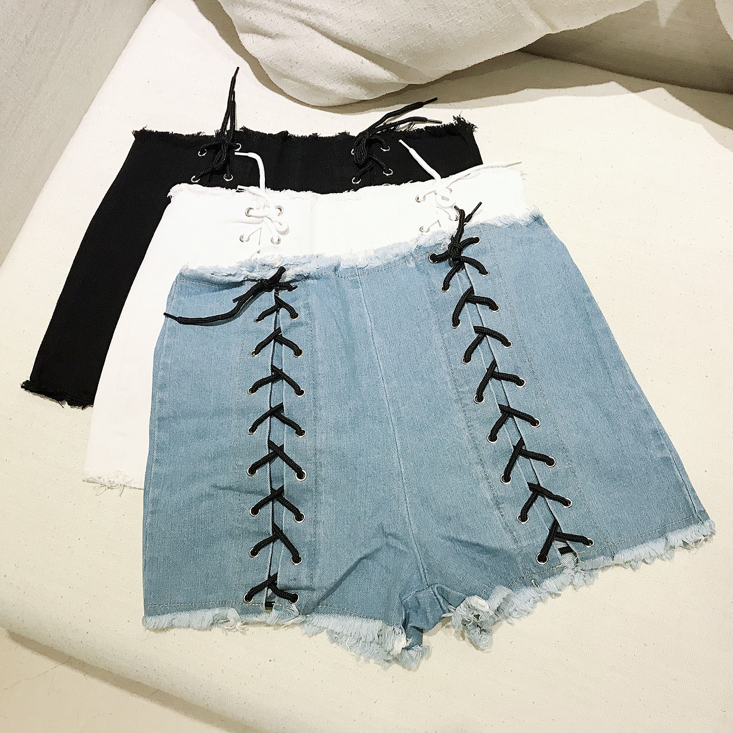 Title 2, Sexy high waist ripped denim shorts, de perfect...