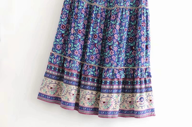 Title 4, Floral patchwork lace elastic waist skirt. Comf...