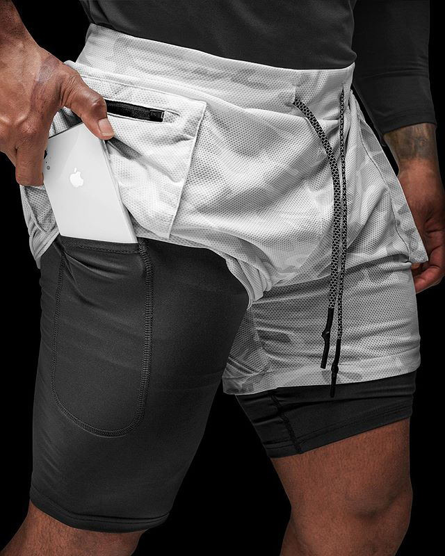 Title 2, Mesh-Sportshorts mit Doppelglanz und Camouflage...