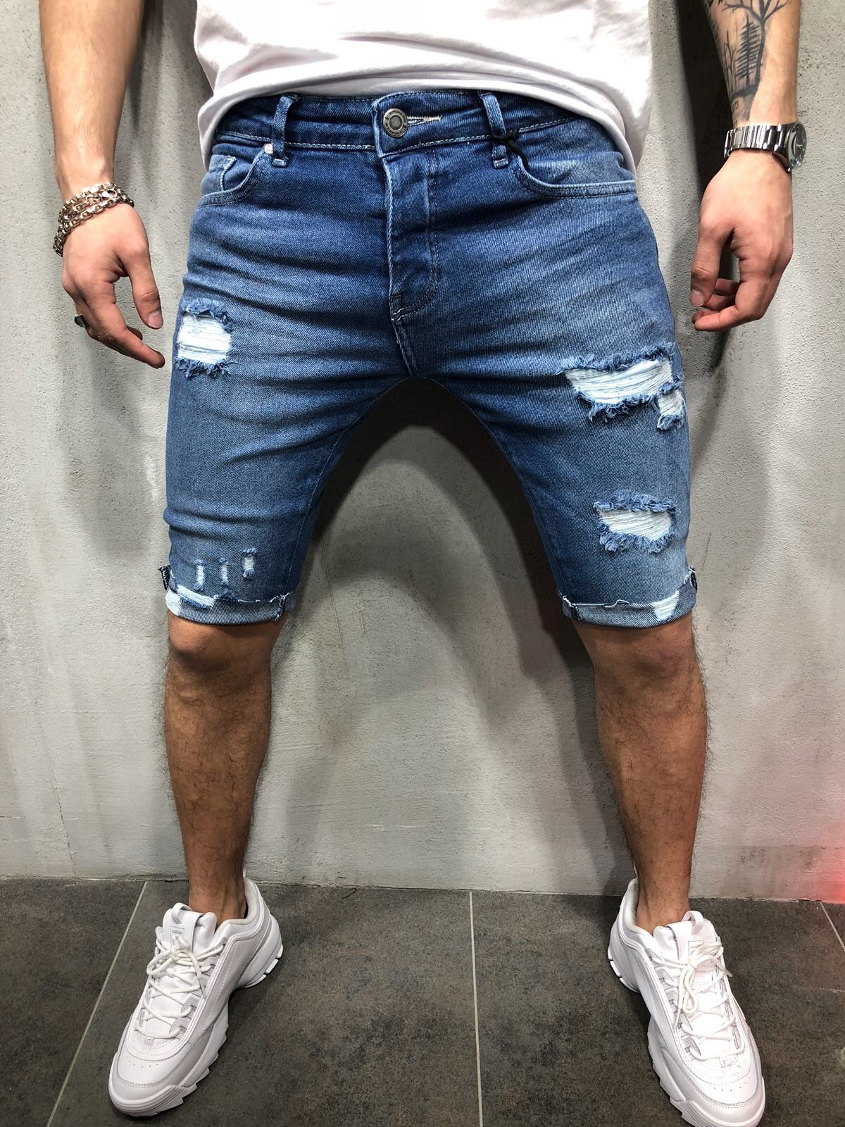 Title 3, Heren denim shorts met slim gaten, slanke pasvo...