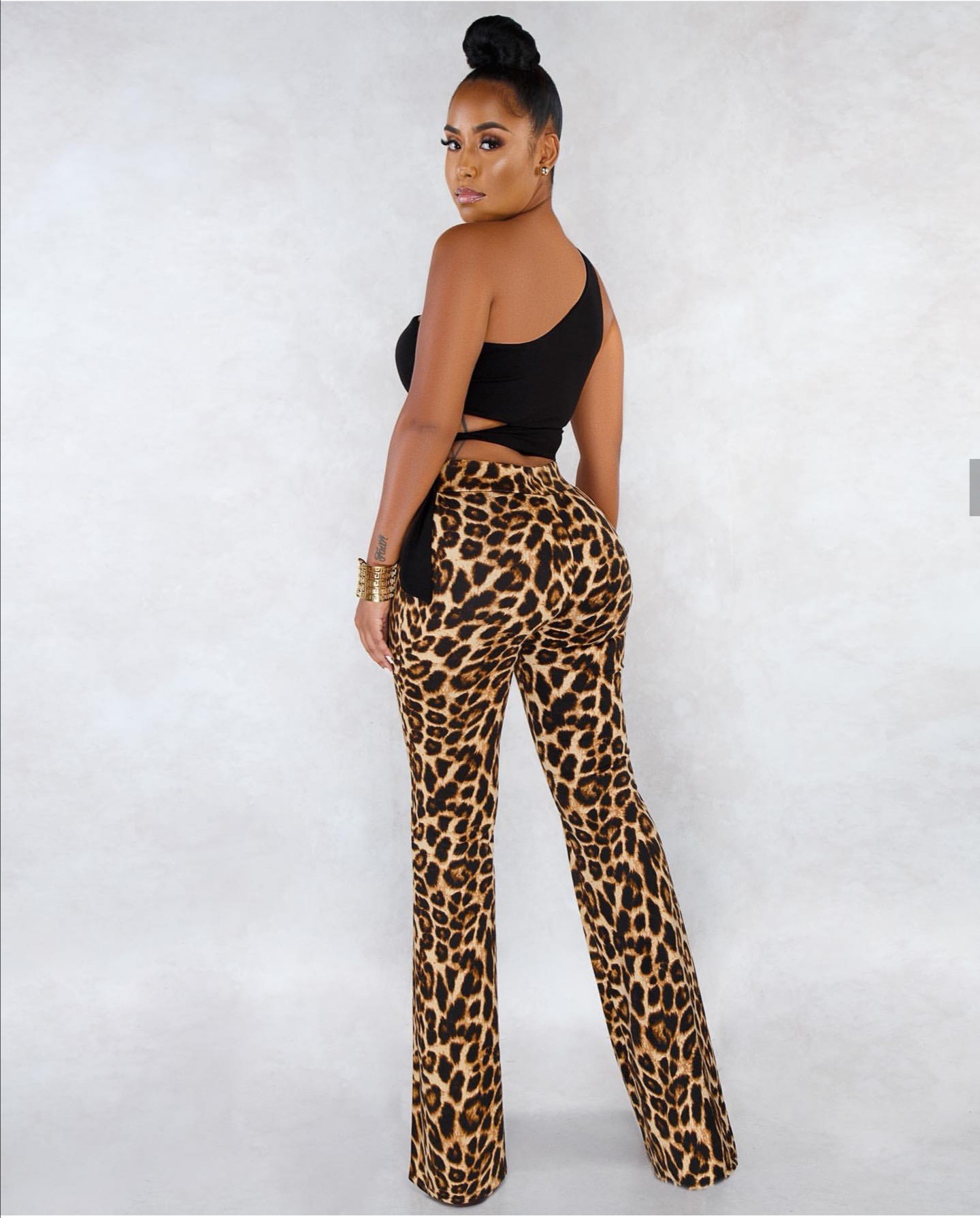 Title 3, Slim Leopard Flare Pants Look stylish and feel ...