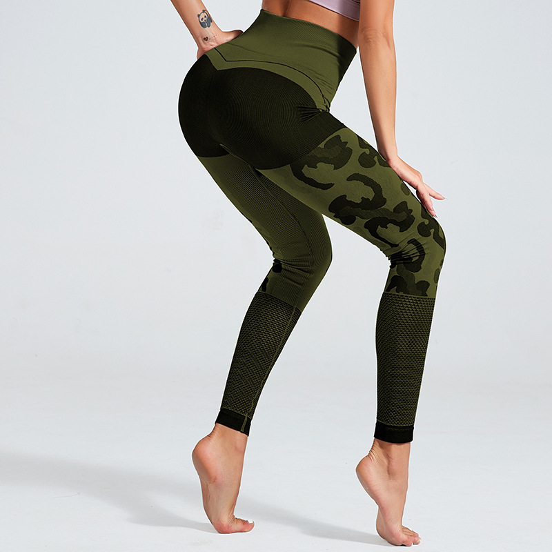 Title 19, Pantalon de fitness camouflage creux pour femme...