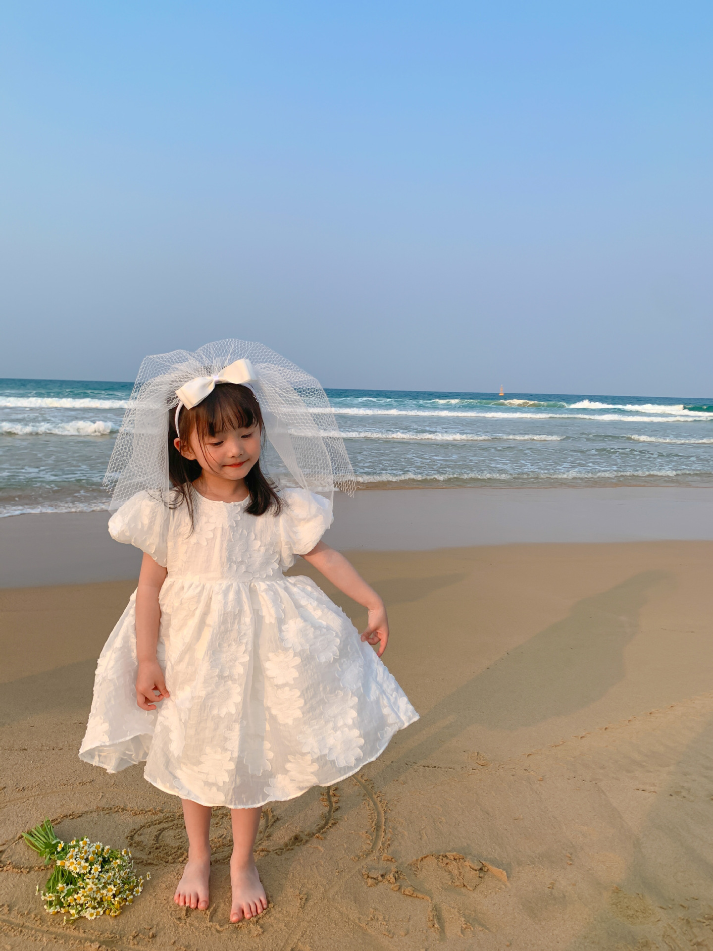 Title 18, Girls Skirt Big Flower Puff Sleeve Sweet Dress....