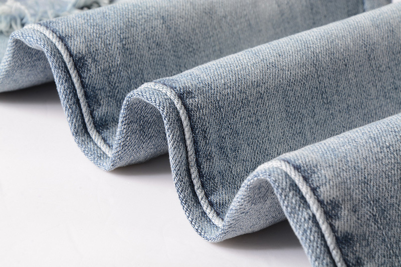 Title 12, Heren jeans licht gewassen met gaten. Casual en...