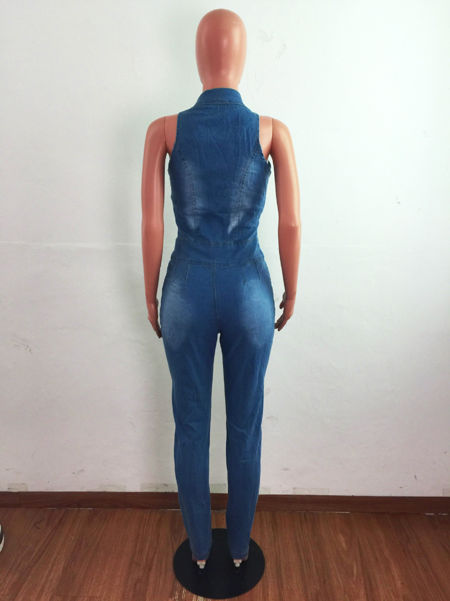 Title 15, Denim Slim Slimming Jumpsuit met Gaten en Uitsn...