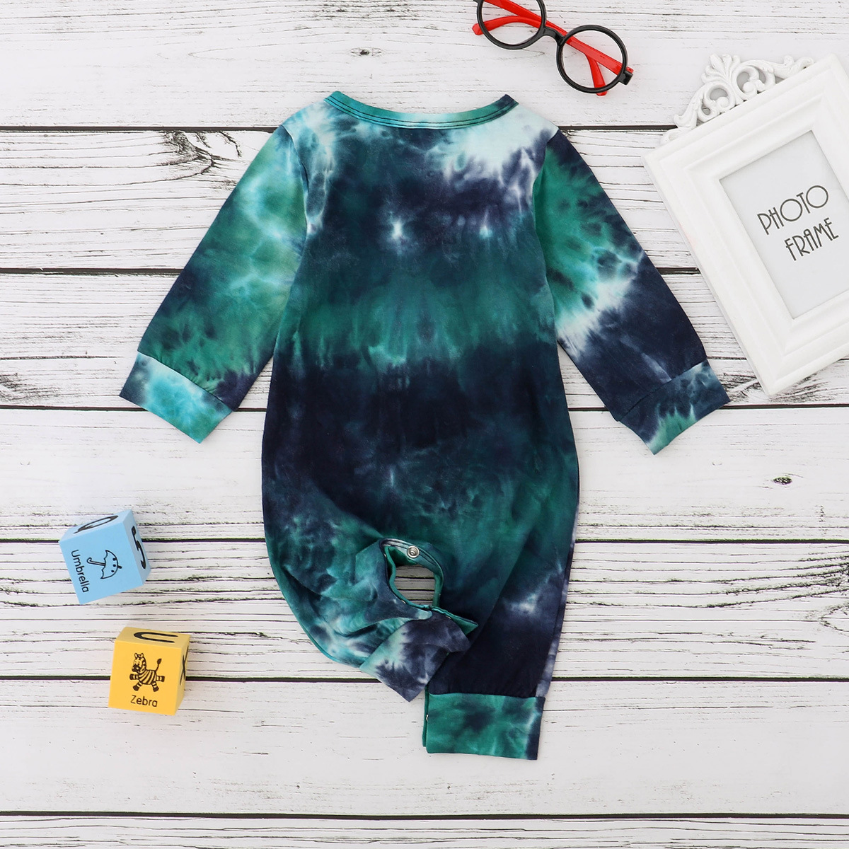 Title 19, Langärmliger Tie-Dye-Romper für Damen. Bequem u...