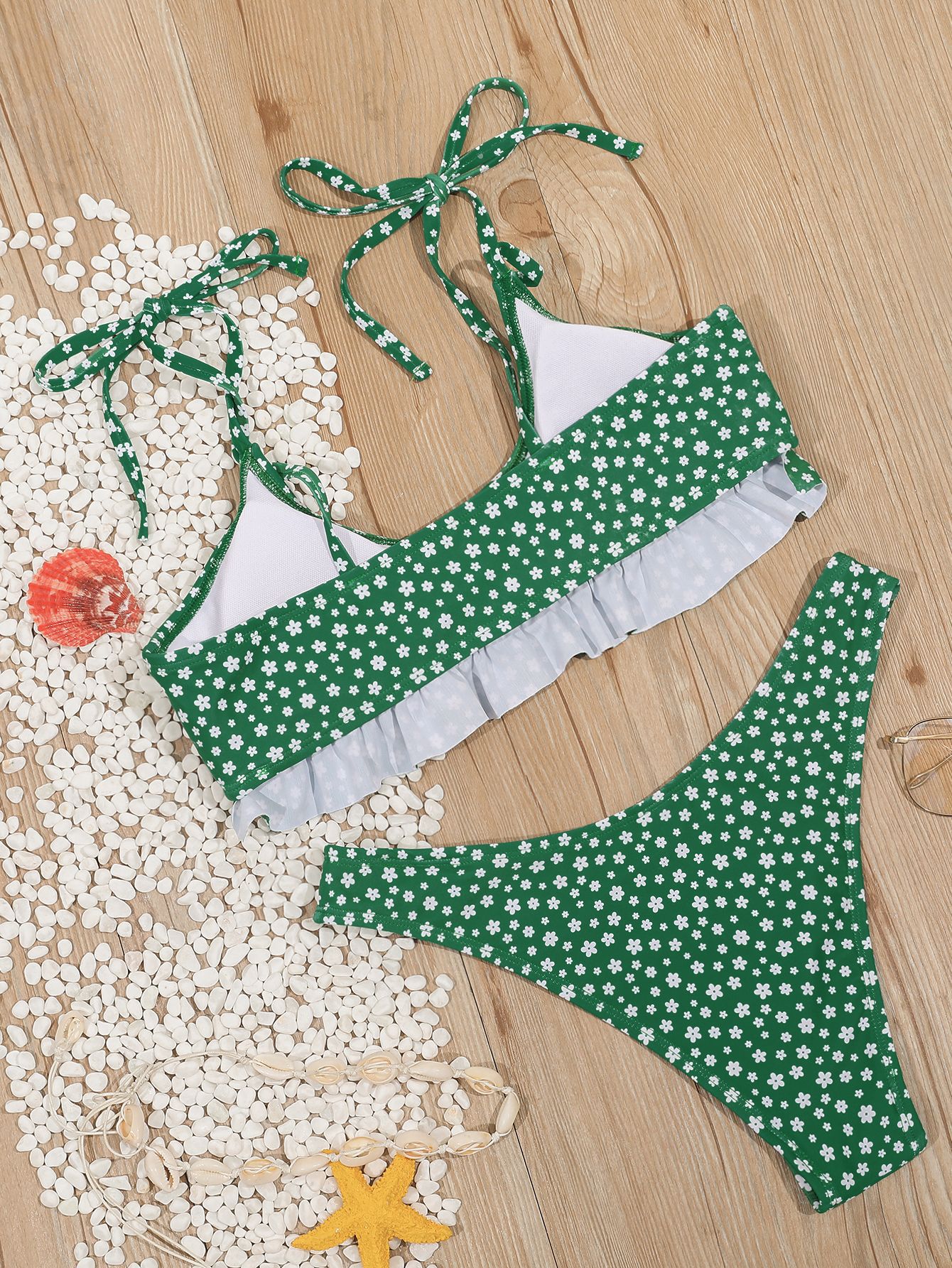 Title 5, Bikini floreale in pizzo per un look elegante e...