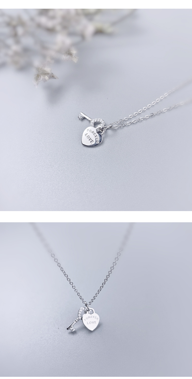 Title 1, Love key pendant with diamond short clavicle ch...