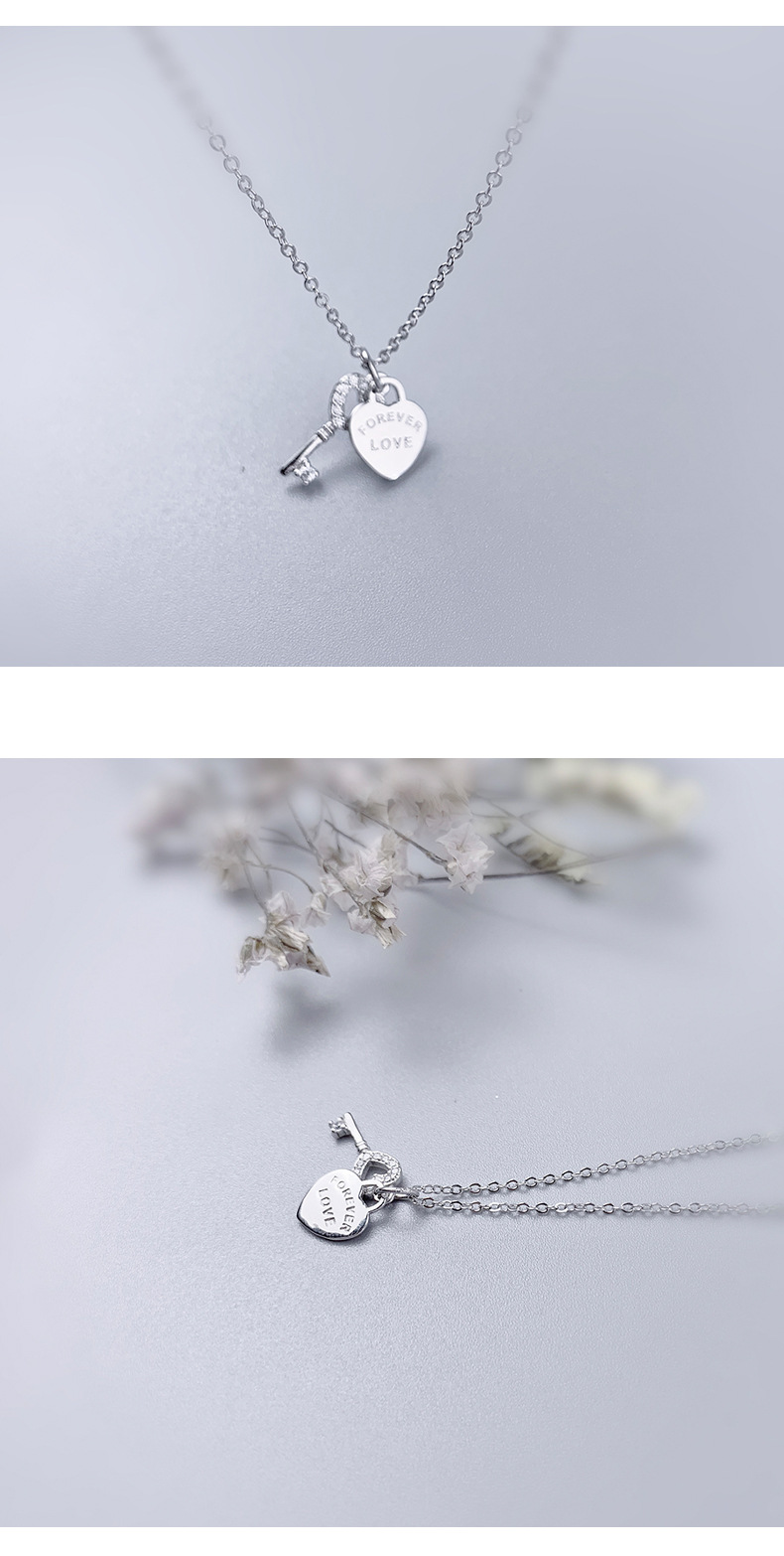 Title 5, Love key pendant with diamond short clavicle ch...