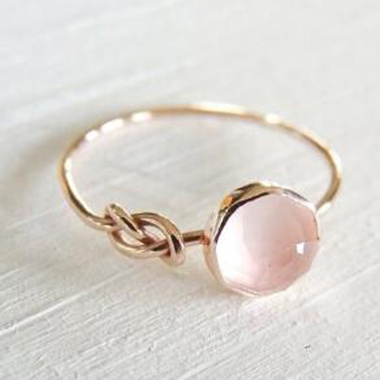 Title 1, Bague en pierre précieuse rose pour femme, un c...