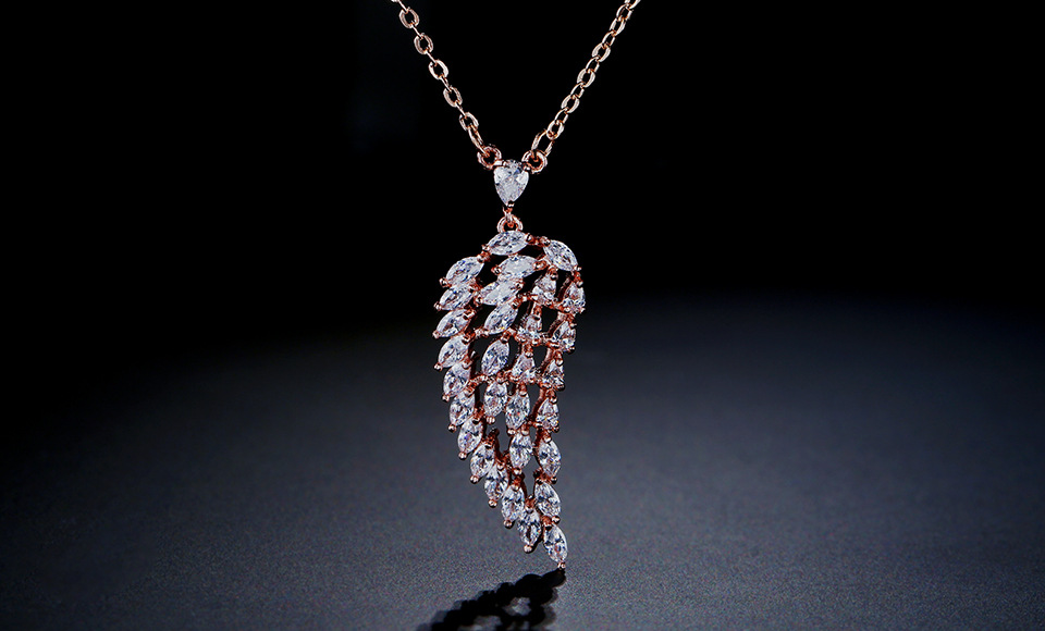 Title 4, Leaf type zircon necklace