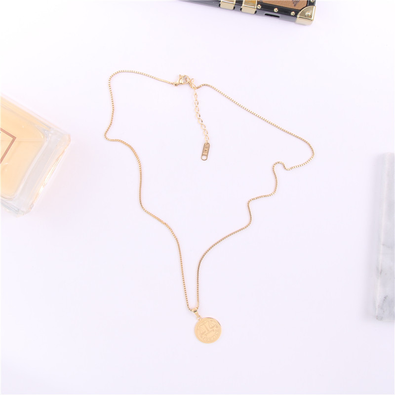 Title 5, Hip hop gold necklace