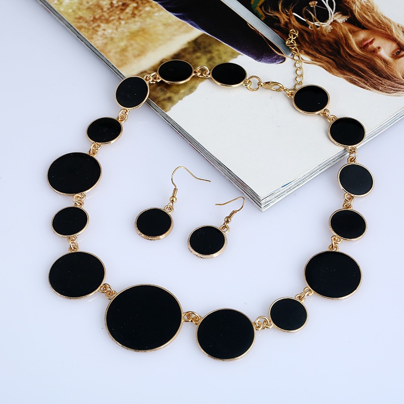 Title 2, Round necklace earrings set