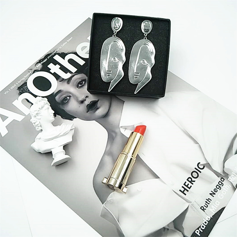 889349893273764686_副本