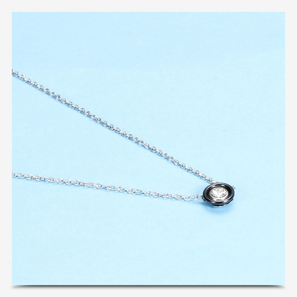 Title 3, Round temperament pendant necklace