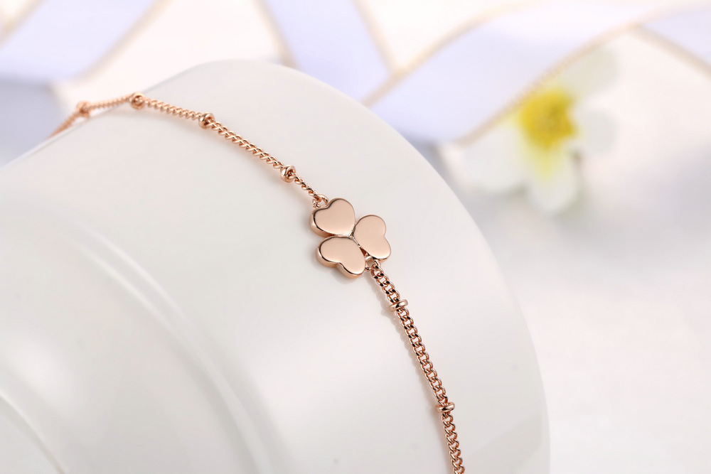 Title 3, Clover heart-shaped womens bracelet