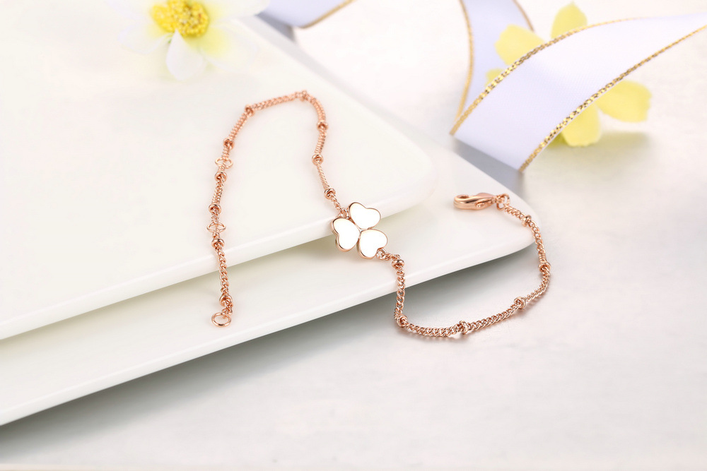 Title 4, Clover heart-shaped womens bracelet