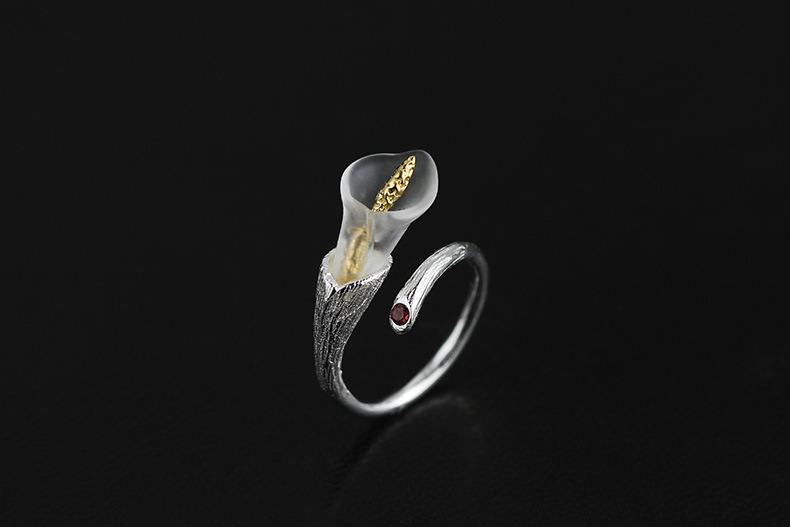 Title 1, Kristall-Calla-Ring