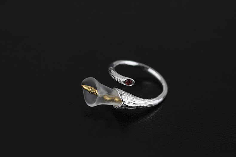 Title 2, Kristall-Calla-Ring