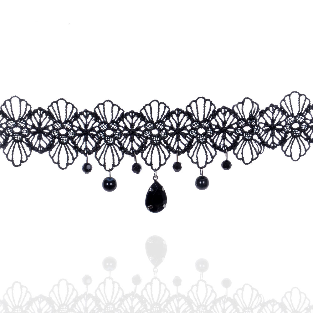 Title 1, Lace necklace