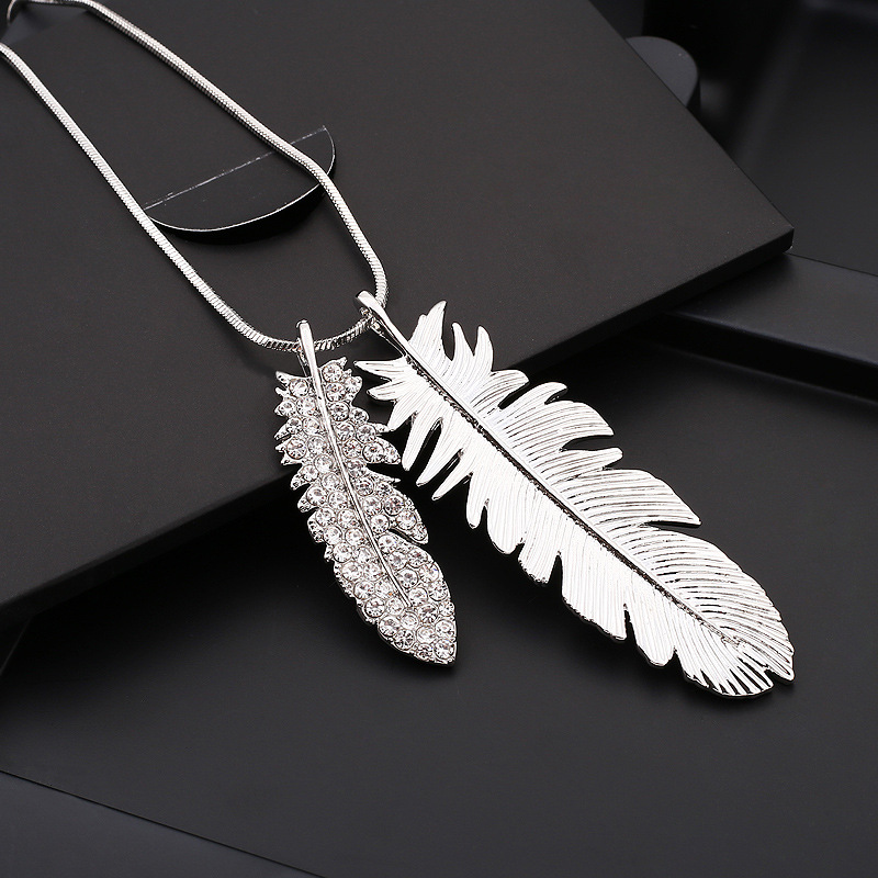 Title 2, Feather sweater chain