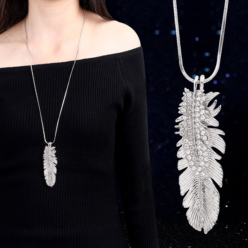 Title 3, Feather sweater chain