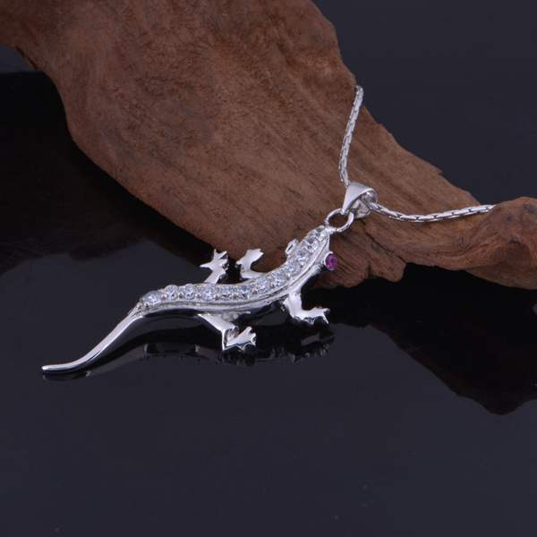 Title 3, 18K White Gold Plated Gecko Pendant