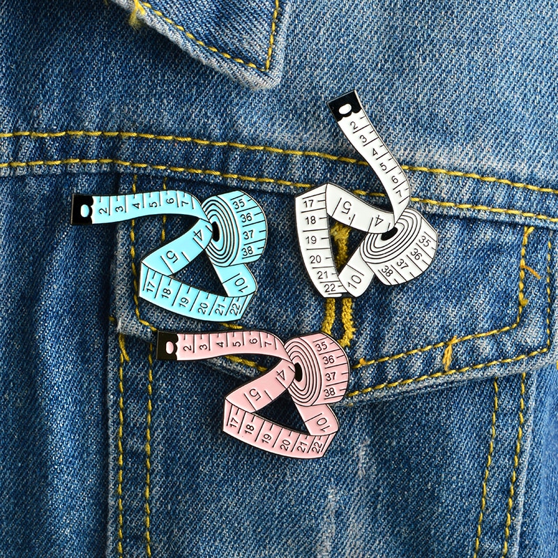 Measuring-tape-Enamel-Pin-White-Pink-Blue-Measure-tools-Brooch-Sewing-Lapel-Pins-Button-Badge-Jewelry(1)