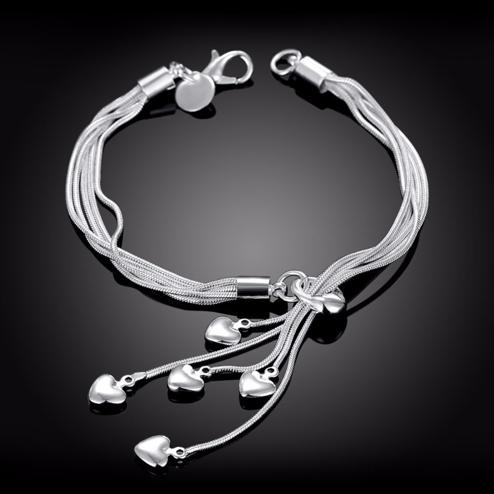 Title 6, Tai Quaste Hanging Heart Armband