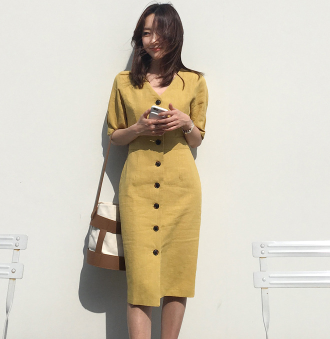 V-neck Single-breasted Dress With Slim Waist And Show Figure