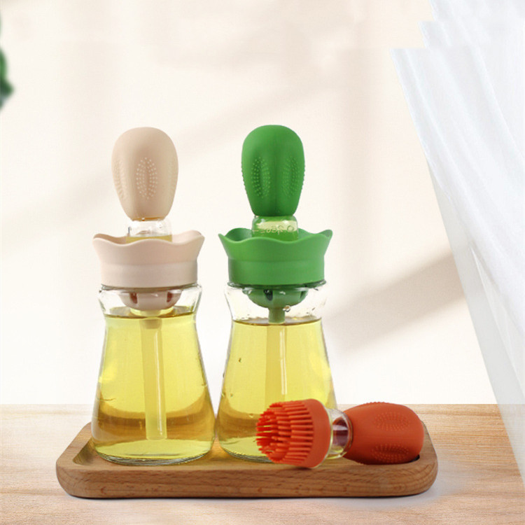 Household Cap Brush Integrated Oil Bottle
