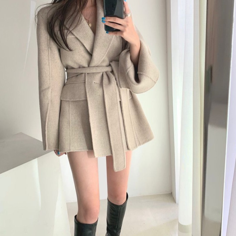 Title 4, Thin long sleeve woolen coat