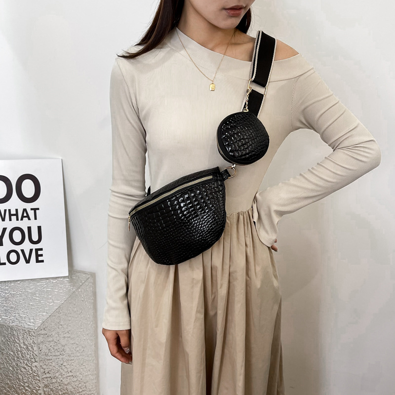 Title 4, All-match One-shoulder Crossbody Ins Embossed C...