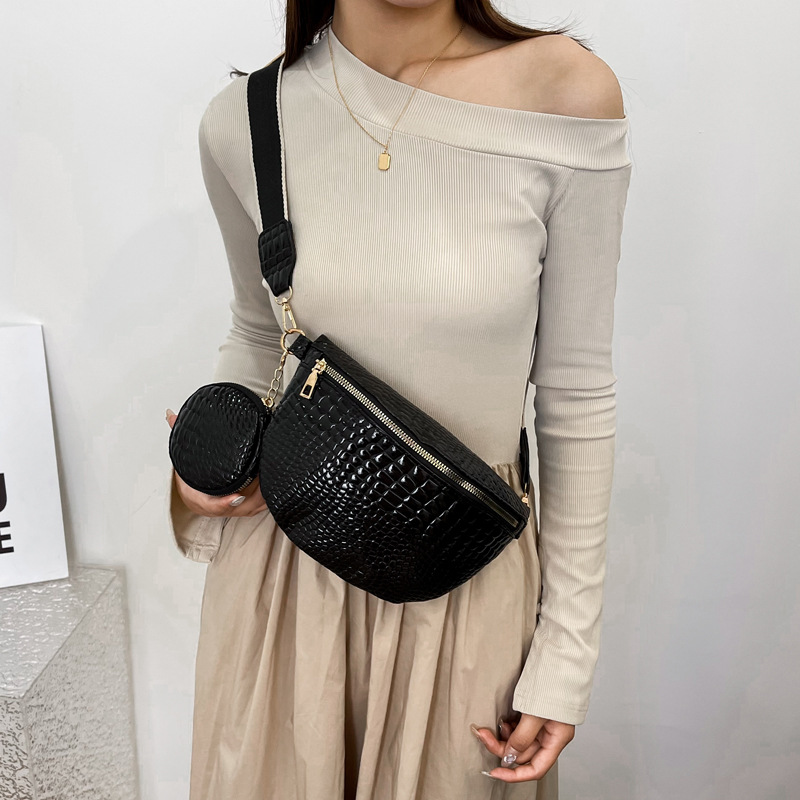 Title 7, All-match One-shoulder Crossbody Ins Embossed C...