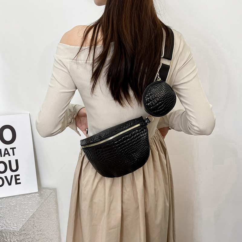 Title 8, All-match One-shoulder Crossbody Ins Embossed C...