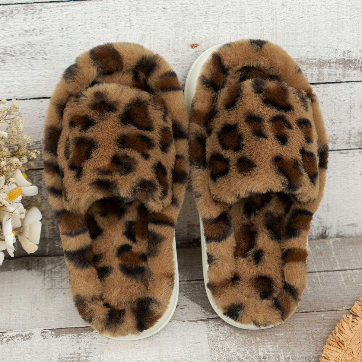 Title 6, Leopard Print Thick Bottom Fluffy Slippers