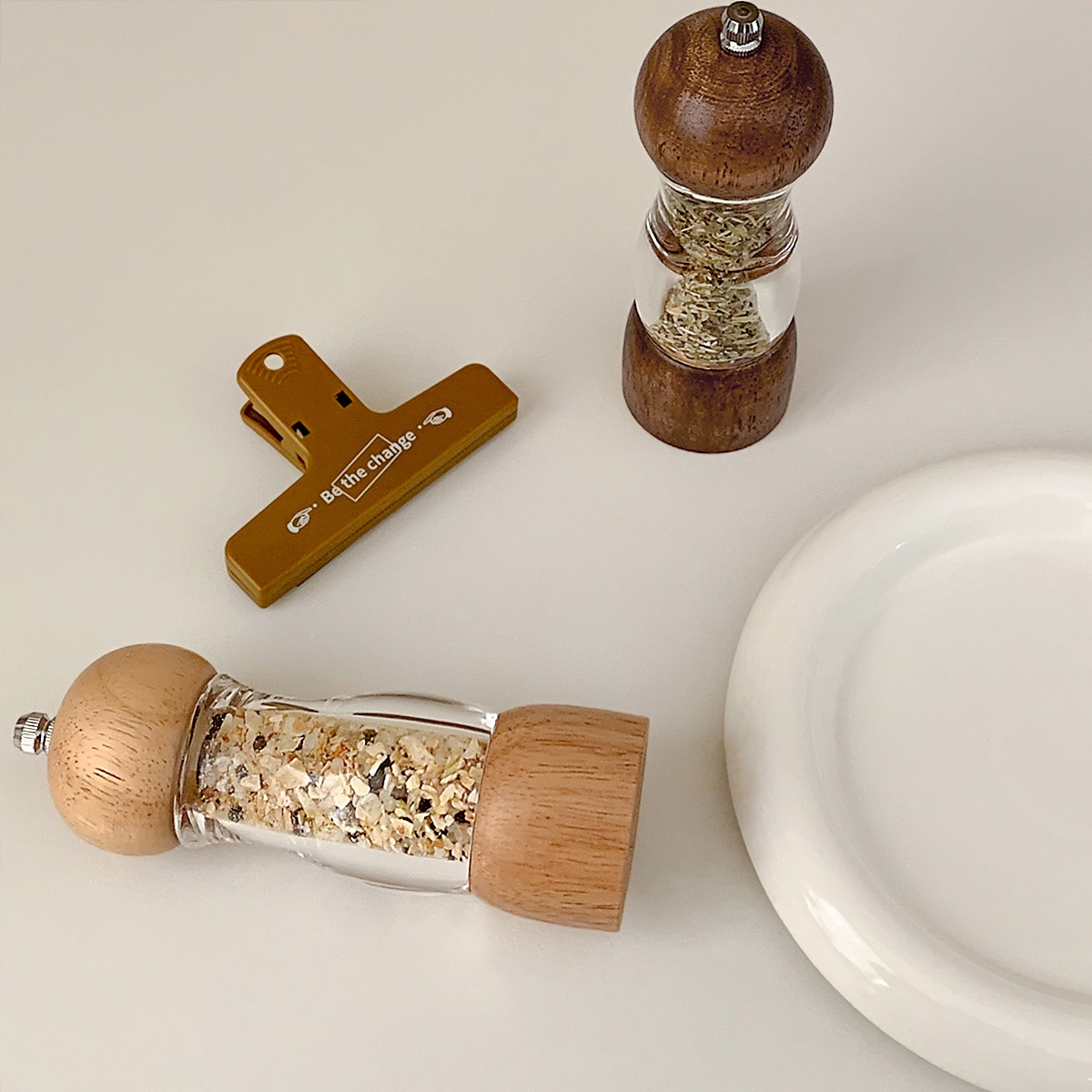 Title 9, Retro Wood Transparent Pepper Grinder Kitchen M...