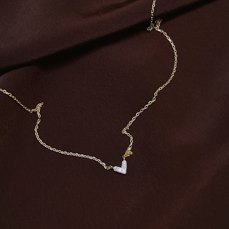 Title 3, Small Thin And Glittering Love Necklace Clavicl...