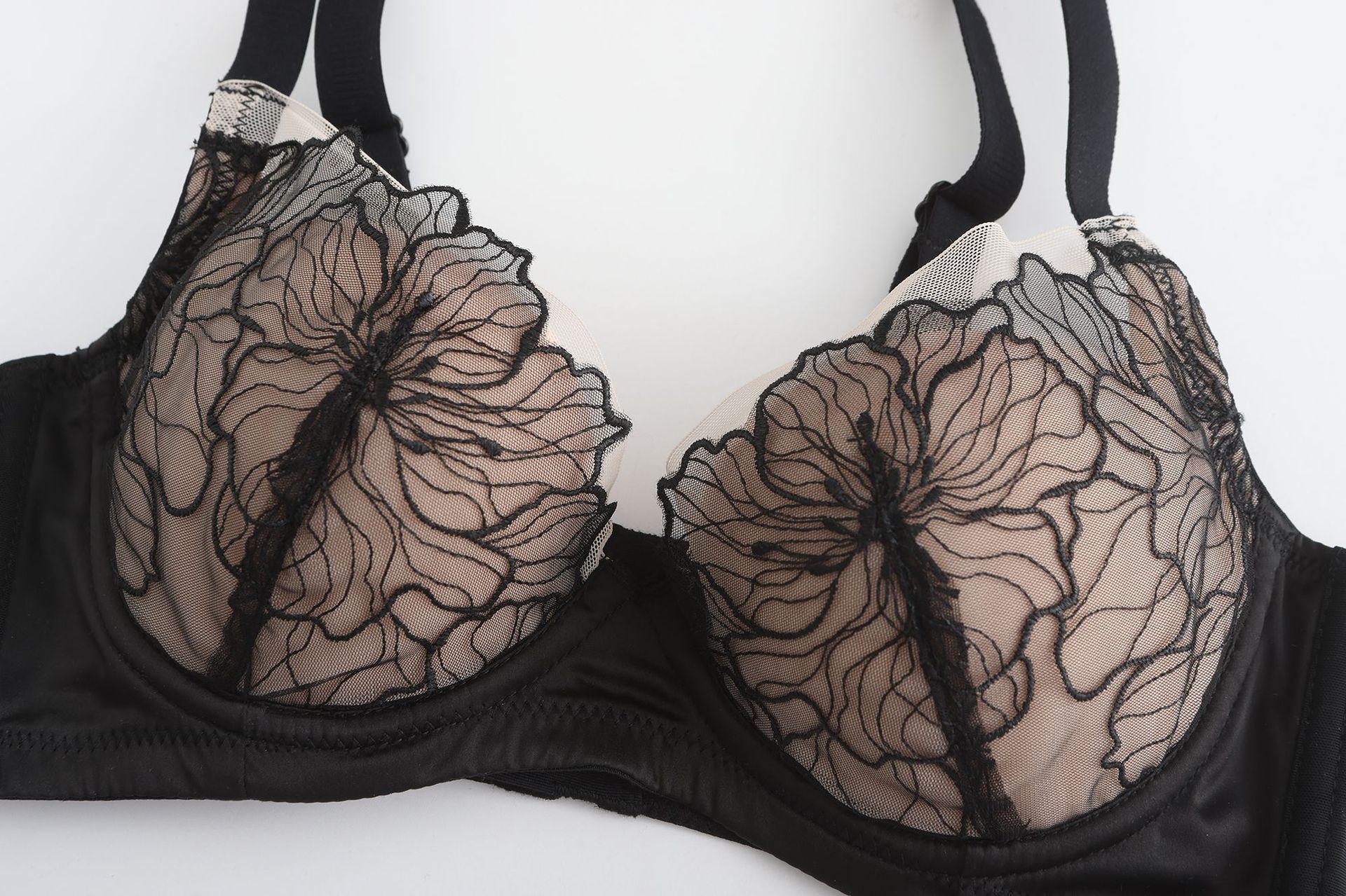 Title 10, Draadloze, dunne push-up lingerie set van pure ...