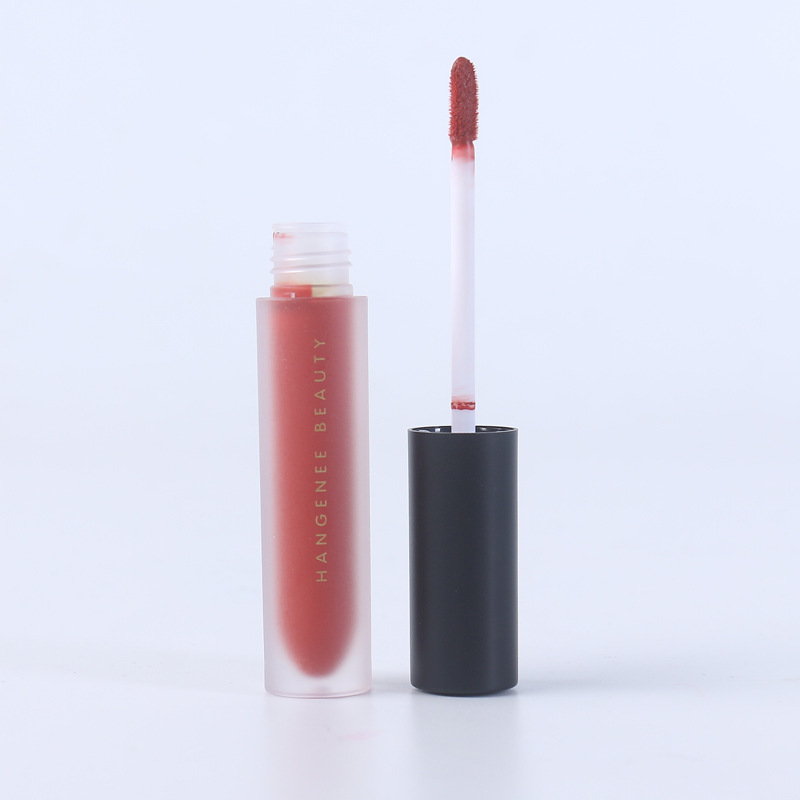 Title 3, Velvet Lip Lacquer Vierkante Meter. Fluweelzach...