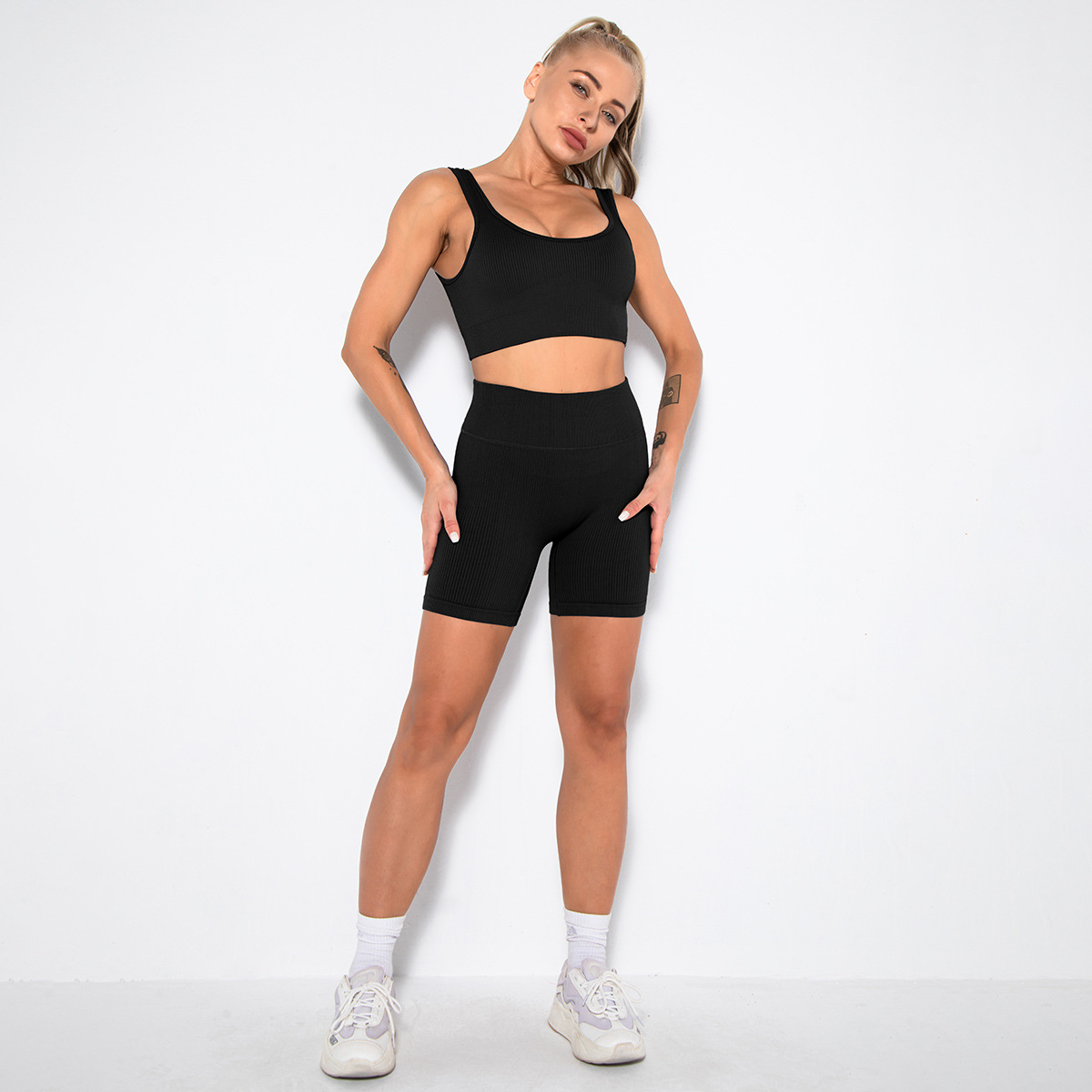 Title 4, Naadloze draad effen kleur sportvest shorts set