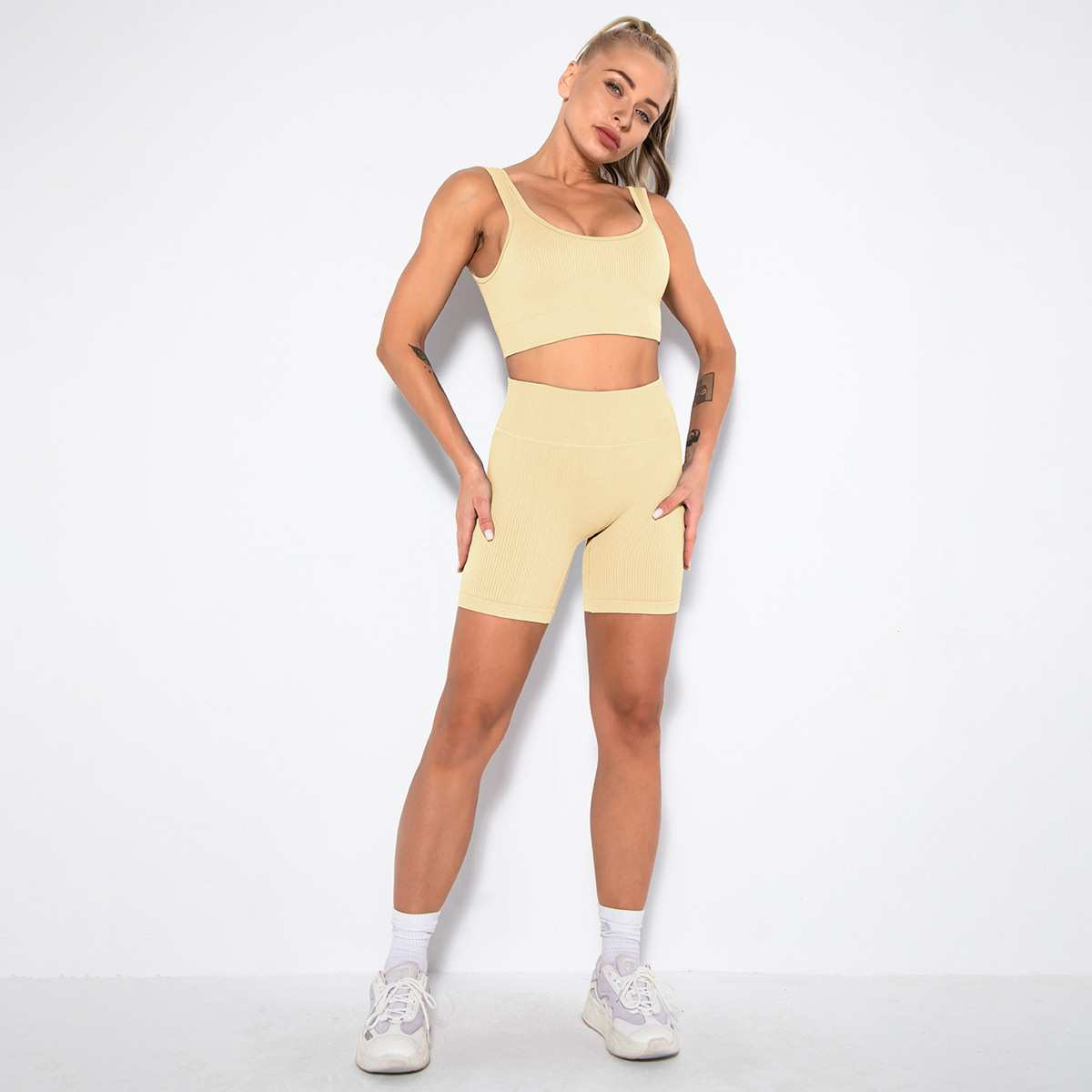 Title 9, Naadloze draad effen kleur sportvest shorts set