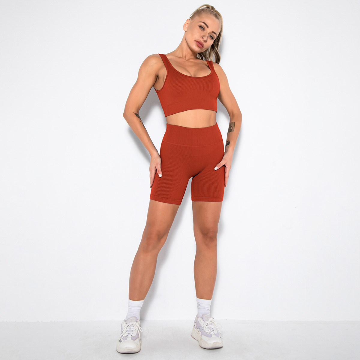 Title 13, Naadloze draad effen kleur sportvest shorts set