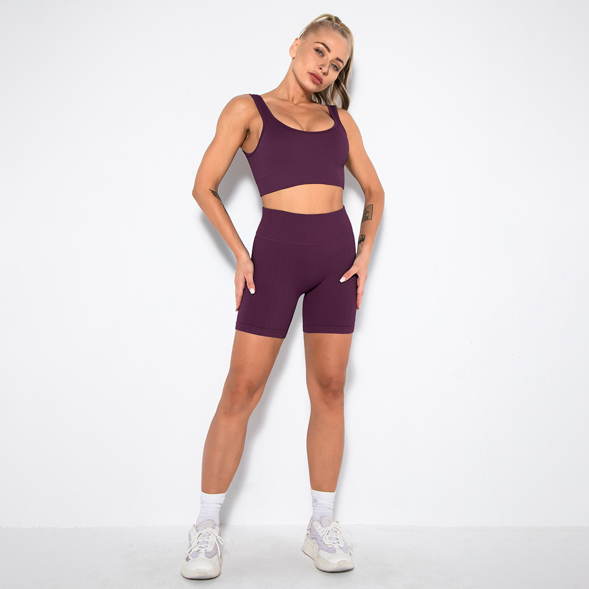 Title 14, Naadloze draad effen kleur sportvest shorts set